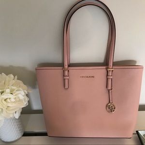 Michael Kors Jet Set Medium Tote